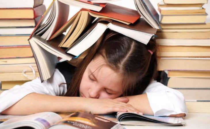 5 huyệt vị giúp học sinh, người cao tuổi tăng cường trí nhớ - Ảnh 2.