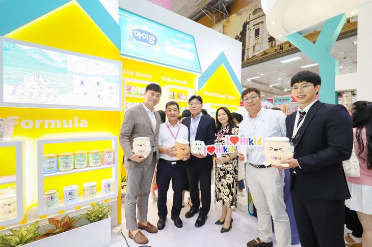 "Mưa" quà tặng tại Hội chợ triển lãm Vietbaby Fair 2022 - Ảnh 1.