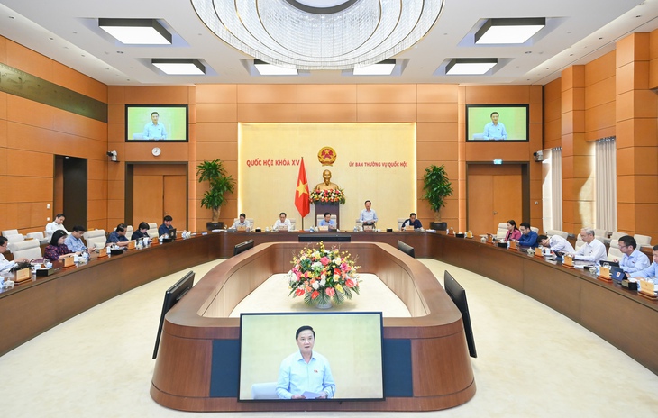 Giám sát những nơi là 'điểm nóng' dịch COVID-19, có vấn đề nổi cộm về y tế cơ sở, y tế dự phòng - Ảnh 2. Giám sát những nơi là 'điểm nóng' dịch COVID-19, có vấn đề nổi cộm về y tế cơ sở, y tế dự phòng - Ảnh 2.