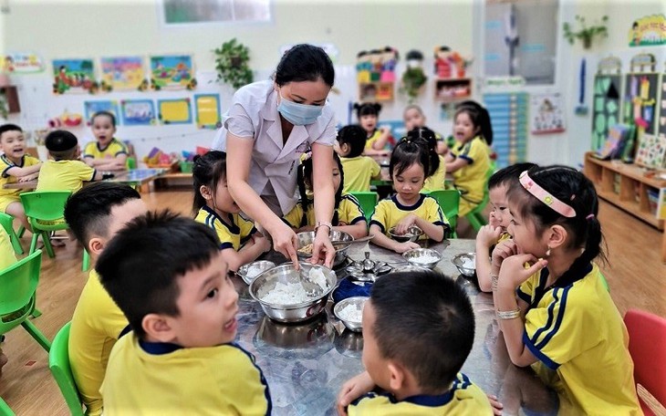 An toàn thực phẩm bếp ăn trường học: Cần sự kiểm tra, giám sát chặt từ 3 phía - Ảnh 2.
