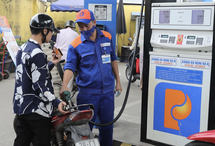 Đề xuất giảm 50% thuế tiêu thụ đặc biệt đối với xăng, giảm 50% thuế GTGT với xăng, dầu - Ảnh 1.