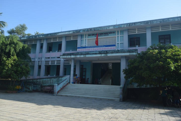 Những con người 20 năm trường nặng lòng với trẻ khiếm khuyết - Ảnh 2.