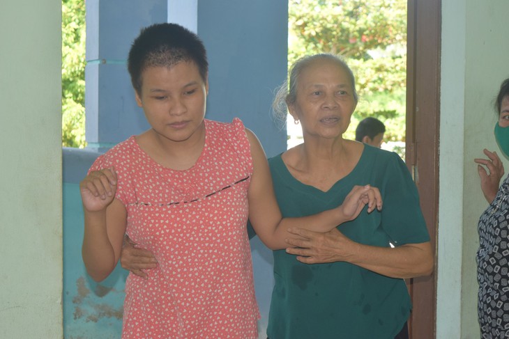 Những con người 20 năm trường nặng lòng với trẻ khiếm khuyết - Ảnh 5.