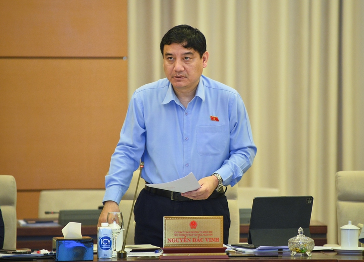 Cho ý kiến về kế hoạch, đề cương giám sát việc thực hiện các Nghị quyết về đổi mới chương trình, SGK - Ảnh 3.