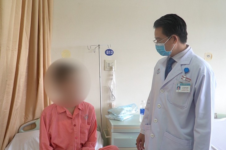 TP.HCM: Hai phụ nữ suýt mất mạng khi "nâng cấp" ngực - Ảnh 2.