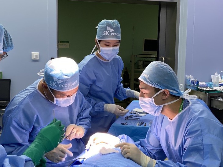 Công ty SK hỗ trợ phẫu thuật miễn phí cho trẻ em Việt Nam bị dị tật hàm mặt - Ảnh 3. Công ty SK hỗ trợ phẫu thuật miễn phí cho trẻ em Việt Nam bị dị tật hàm mặt - Ảnh 3.