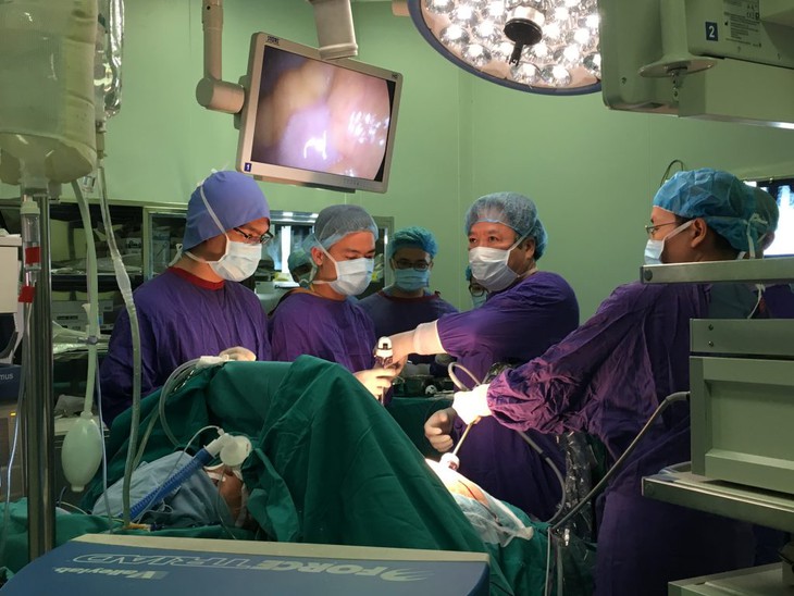 Sau 2 năm phẫu thuật chữa béo phì, có người cân nặng giảm từ 160kg xuống còn 78kg - Ảnh 1.