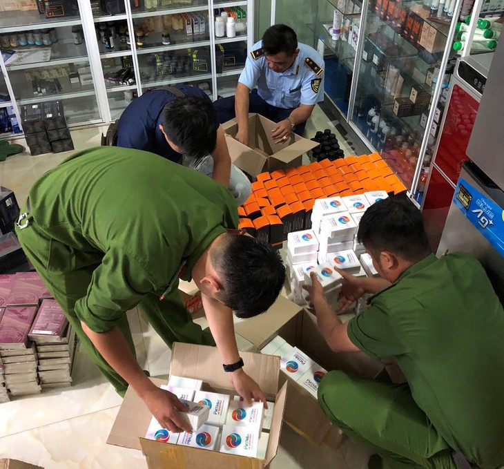 Bị xử phạt 57,5 triệu đồng vì kinh doanh thực phẩm chức năng trôi nổi  - Ảnh 1.