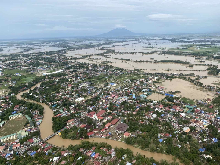 Siêu bão Noru gây thiệt hại khổng lồ đối với nền kinh tế Philippines - Ảnh 1. Siêu bão Noru gây thiệt hại khổng lồ đối với nền kinh tế Philippines - Ảnh 1.