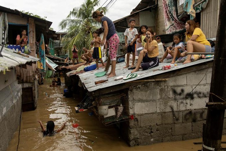 Siêu bão Noru gây thiệt hại khổng lồ đối với nền kinh tế Philippines - Ảnh 6. Siêu bão Noru gây thiệt hại khổng lồ đối với nền kinh tế Philippines - Ảnh 6.
