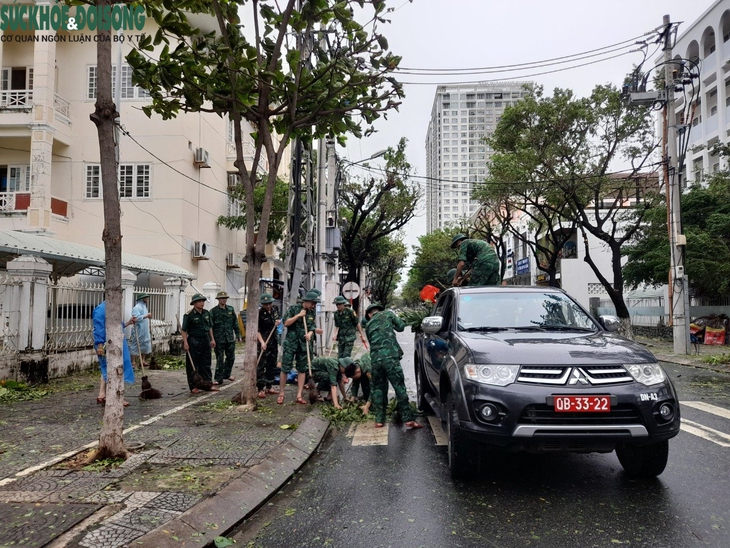 Đà Nẵng thiệt hại ra sao sau khi cơn bão Noru đổ bộ? - Ảnh 13.