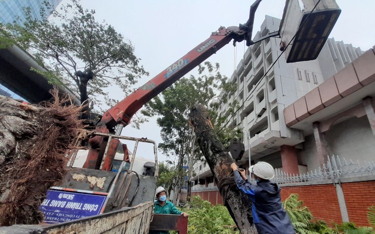 Bão Noru khiến 16 người bị thương, nhiều tuyến đường bị sạt lở, chia cắt