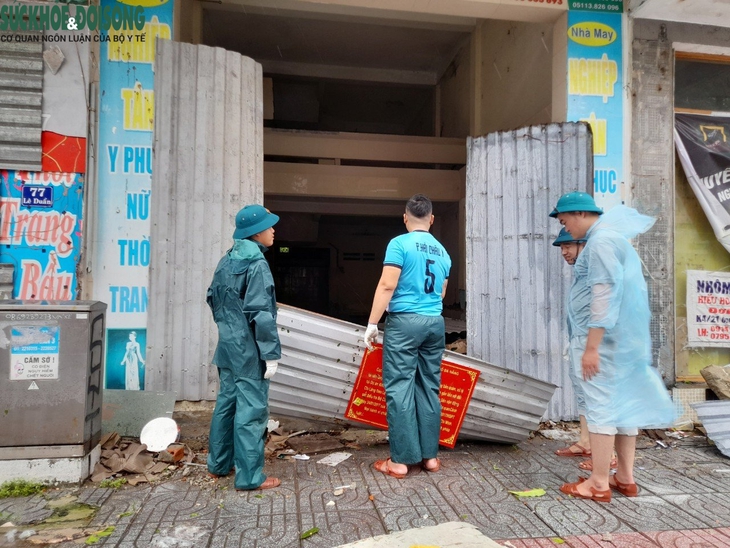 Đà Nẵng thiệt hại ra sao sau khi cơn bão Noru đổ bộ? - Ảnh 16.