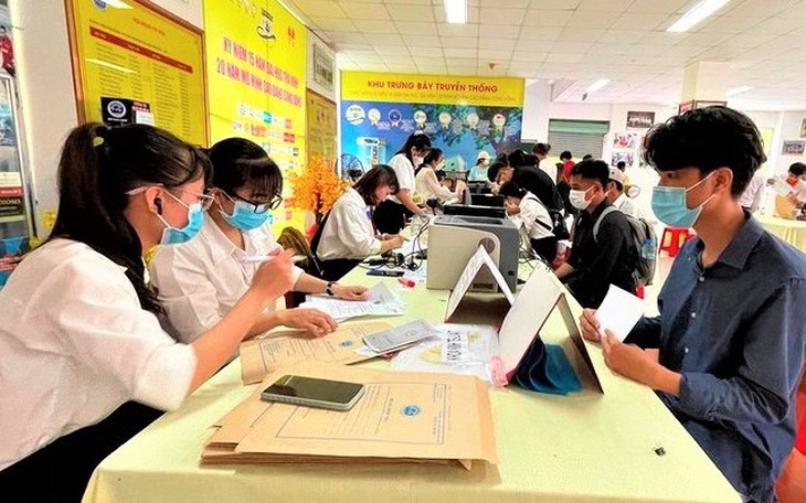 Vì sao các trường đại học năm nay phải tuyển bổ sung số lượng lớn?