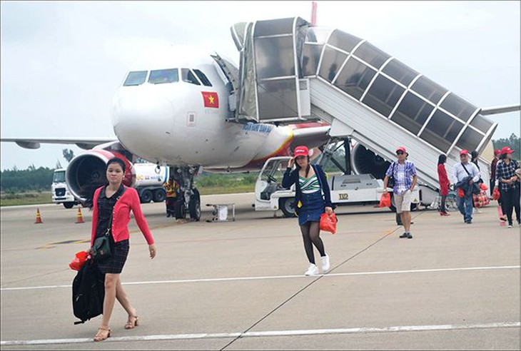 9 sân bay được mở cửa trở lại sau bão Noru - Ảnh 2.