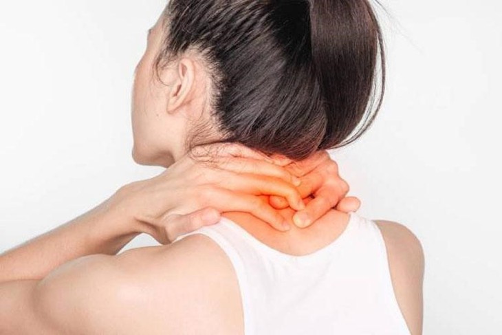 Từ bỏ ngay những thói quen có thể âm thầm tàn phá xương khớp - Ảnh 1.