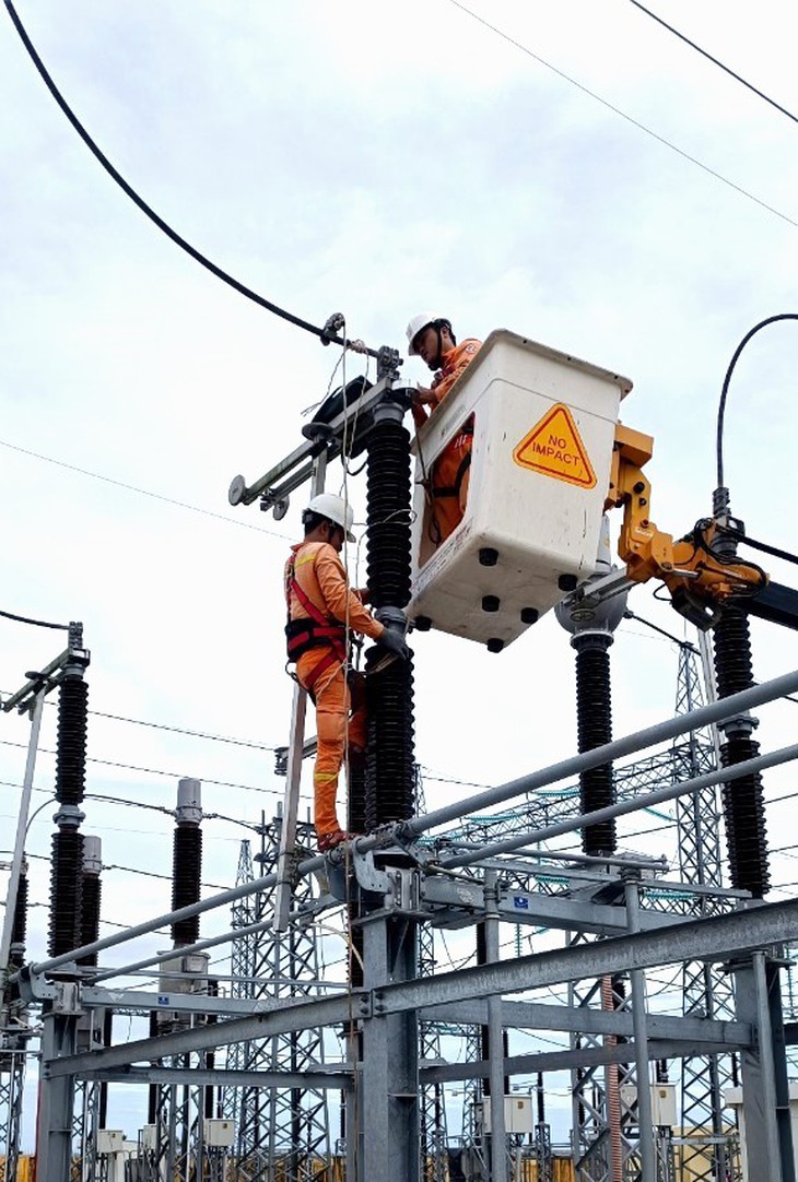 EVNNPT đã hoàn thành công tác khắc phục sự cố lưới điện do bão số 4 gây ra - Ảnh 3. EVNNPT đã hoàn thành công tác khắc phục sự cố lưới điện do bão số 4 gây ra - Ảnh 3.