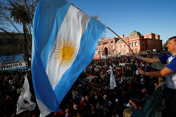 Vụ ám sát hụt phó tổng thống gây rúng động Argentina - Ảnh 6. Vụ ám sát hụt phó tổng thống gây rúng động Argentina - Ảnh 6.