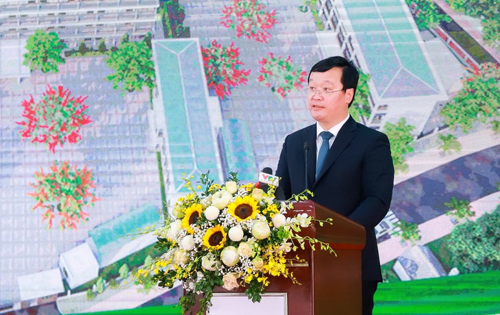 Chủ tịch Quốc hội Vương Đình Huệ dự lễ khai giảng và khánh thành trường học mới huyện vùng cao, biên giới  Nghệ An - Ảnh 4.