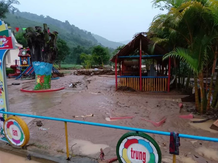Khẩn trương khắc phục mưa lũ trên địa bàn huyện miền núi Nghệ An - Ảnh 5. Khẩn trương khắc phục mưa lũ trên địa bàn huyện miền núi Nghệ An - Ảnh 5.