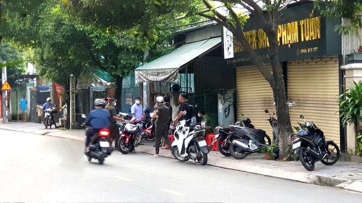 Ghen tuông, thanh niên ở Bình Dương đâm chết tình địch tại phòng trọ - Ảnh 1.