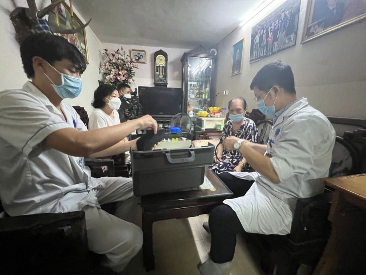 Yên tâm khám bệnh tại nhà cùng bác sĩ Bệnh viện Hữu nghị - Ảnh 2.