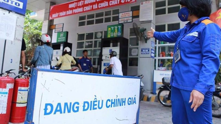 Chiều nay, giá xăng dầu khó giảm - Ảnh 2.