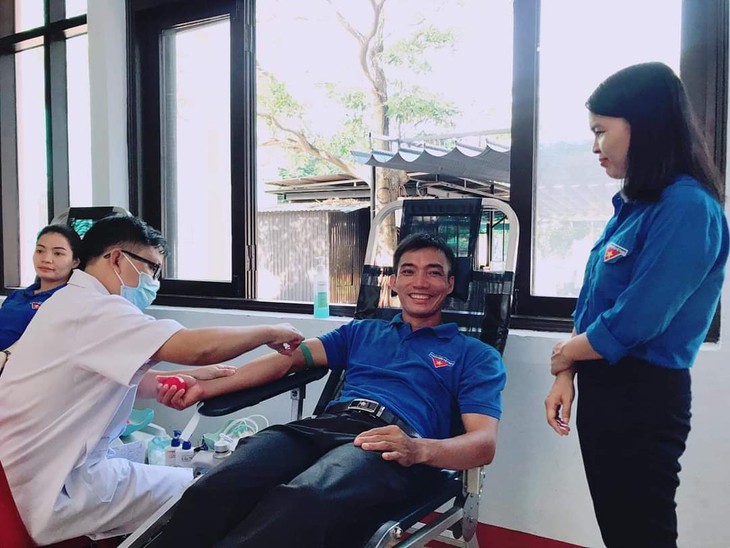 Thầy giáo nhiệt huyết công việc, đam mê hiến máu, hăng hái thiện nguyện - Ảnh 1. Thầy giáo nhiệt huyết công việc, đam mê hiến máu, hăng hái thiện nguyện - Ảnh 1.
