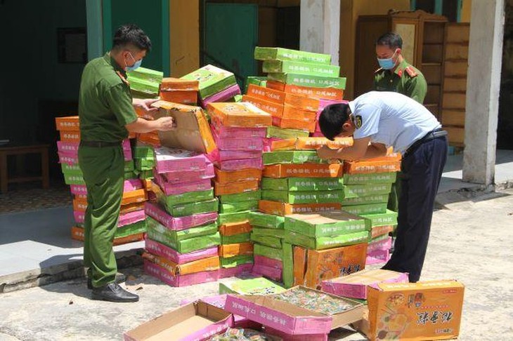 Kiểm tra, phát hiện gần 18 nghìn chiếc bánh trung thu không rõ nguồn gốc - Ảnh 1.