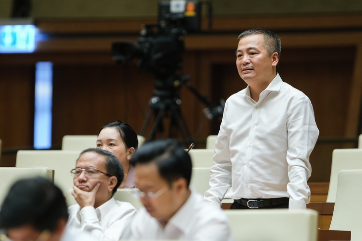 ĐBQH Nguyễn Lân Hiếu: Luật Khám bệnh, chữa bệnh (sửa đổi) nếu thông qua tại Kỳ họp tới thì cực mừng - Ảnh 4. ĐBQH Nguyễn Lân Hiếu: Luật Khám bệnh, chữa bệnh (sửa đổi) nếu thông qua tại Kỳ họp tới thì cực mừng - Ảnh 4.
