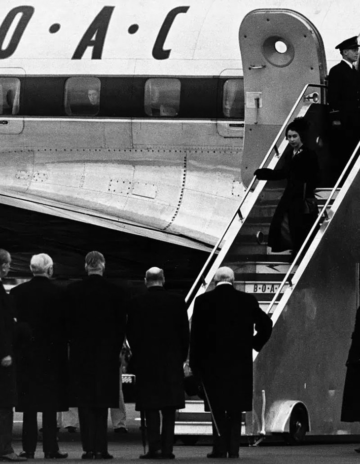 Nữ hoàng Anh Elizabeth II: Cuộc đời qua ảnh - Ảnh 13.