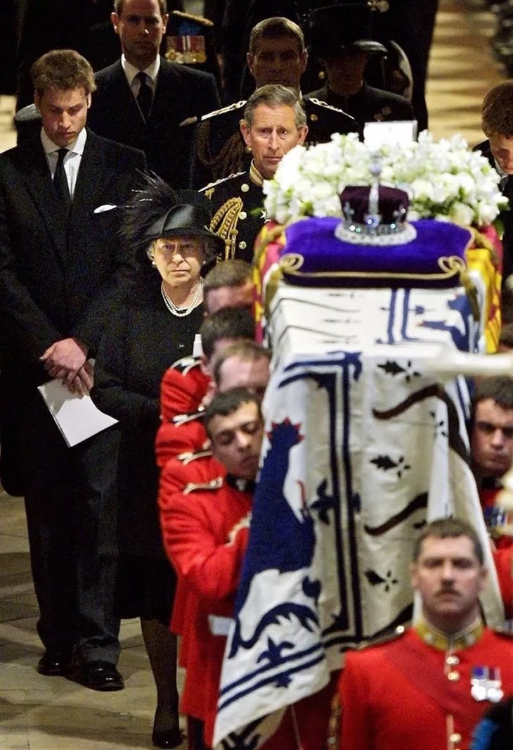 Nữ hoàng Anh Elizabeth II: Cuộc đời qua ảnh - Ảnh 30.