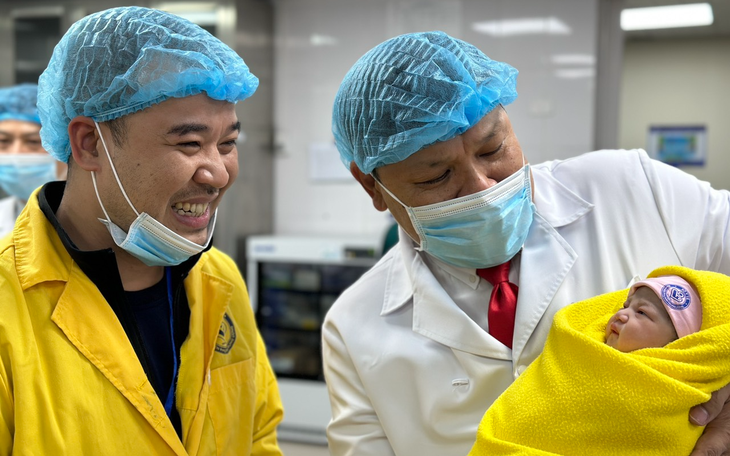 Ngắm những thiên thần nhí chào đời lúc 0h ngày 1/1/2023