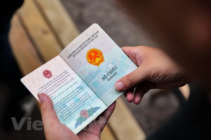 Bổ sung thông tin 'nơi sinh' trên hộ chiếu từ ngày 1/1/2023 - Ảnh 1.