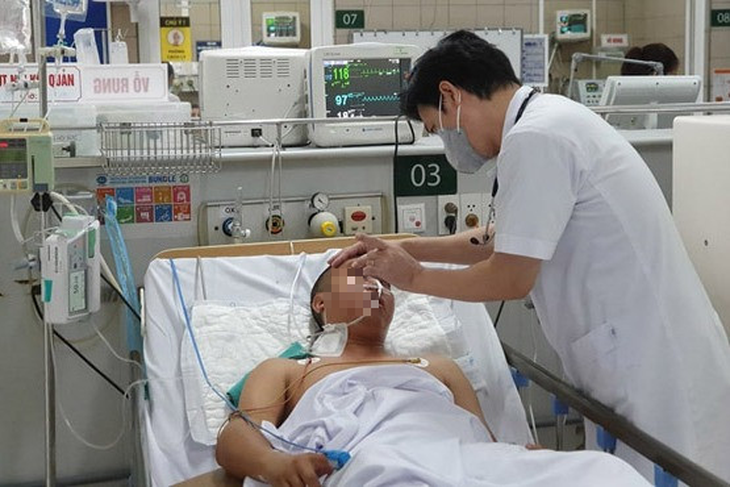 Ngộ độc rượu tăng cao cuối năm, đây là cách phòng tránh - Ảnh 2.