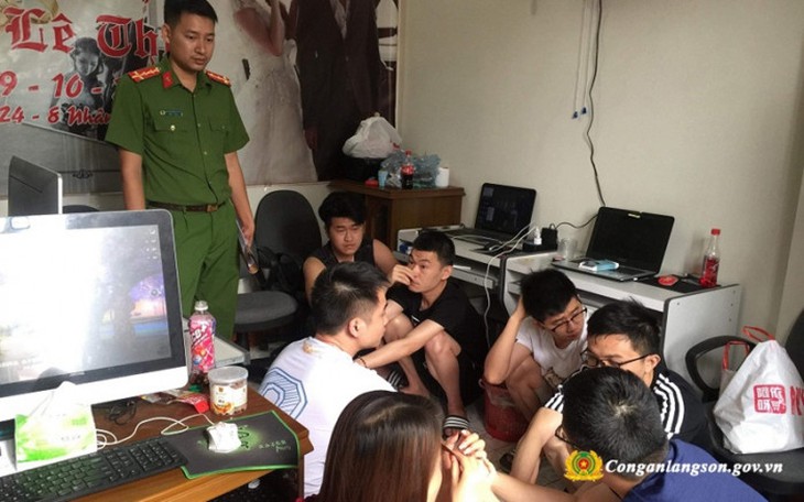 Mất tiền oan vì muôn chiêu lừa đảo ngày giáp Tết - Ảnh 1.