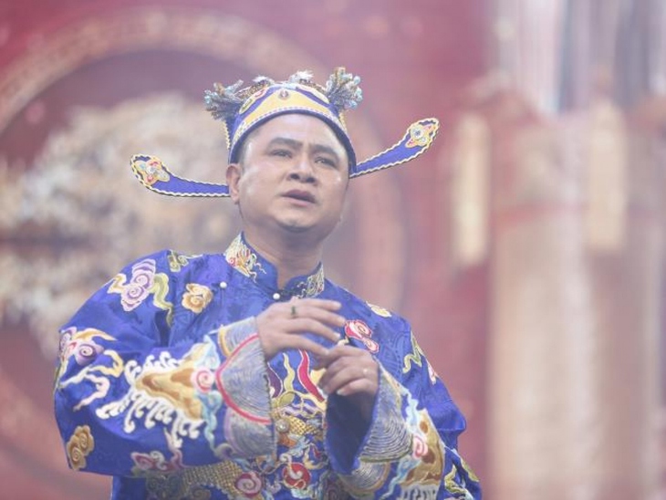 NSND Tự Long trong 'Táo quân': Biến hóa tài tình nhưng khán giả vẫn mê nhất điều này - Ảnh 1. NSND Tự Long trong 'Táo quân': Biến hóa tài tình nhưng khán giả vẫn mê nhất điều này - Ảnh 1.