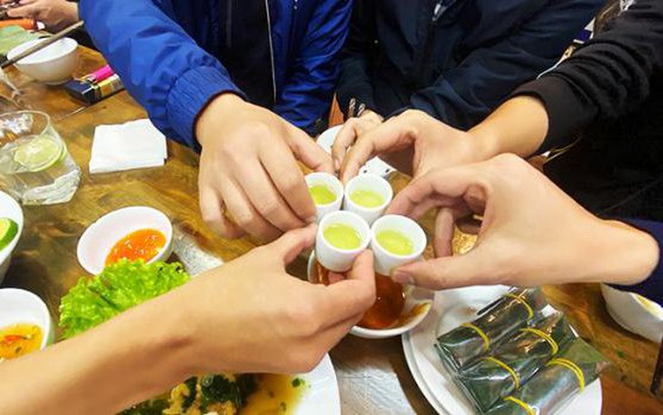Tác hại của bia rượu và cách giải rượu cần thuộc "nằm lòng" để Tết vui mà vẫn khỏe