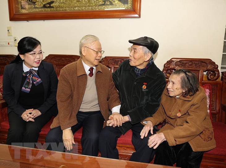 Tổng Bí thư yêu cầu chăm lo tốt hơn gia đình chính sách, người có công - Ảnh 6. Tổng Bí thư yêu cầu chăm lo tốt hơn gia đình chính sách, người có công - Ảnh 6.