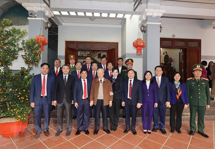 Tổng Bí thư yêu cầu chăm lo tốt hơn gia đình chính sách, người có công - Ảnh 8. Tổng Bí thư yêu cầu chăm lo tốt hơn gia đình chính sách, người có công - Ảnh 8.