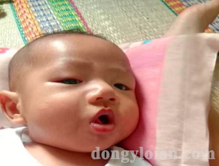 Bí kíp giảm làm ấm cơ thể, hỗ trợ giảm ho đờm cho bé bằng tinh dầu thảo dược - Ảnh 3.