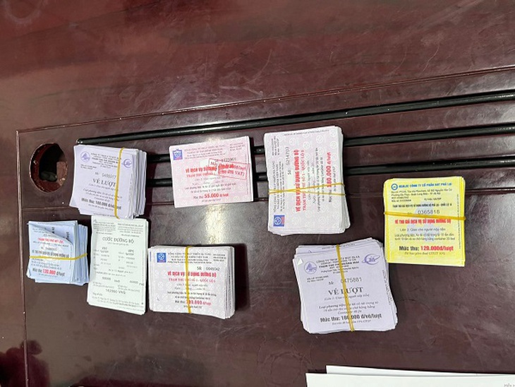 Triệt phá đường dây làm giả vé thu phí đường bộ - Ảnh 3.
