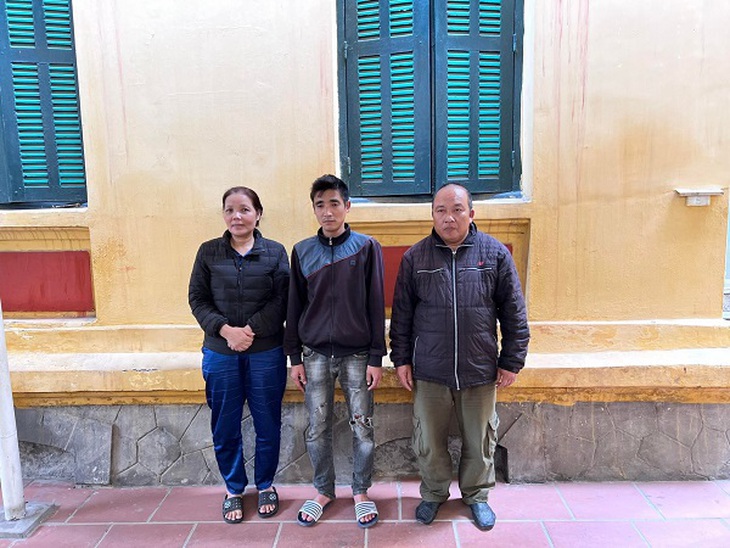 Triệt phá đường dây làm giả vé thu phí đường bộ - Ảnh 1.