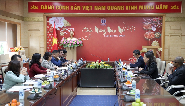 Bộ trưởng Đào Hồng Lan tiếp Giám đốc chiến lược Chương trình của Liên minh Toàn cầu về vaccine và Tiêm chủng - Ảnh 1. Bộ trưởng Đào Hồng Lan tiếp Giám đốc chiến lược Chương trình của Liên minh Toàn cầu về vaccine và Tiêm chủng - Ảnh 1.