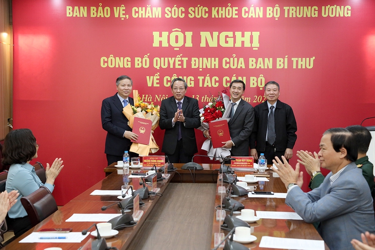 Công bố quyết định của Ban Bí thư kiện toàn, bổ sung thành viên Ban Bảo vệ, chăm sóc sức khỏe cán bộ Trung ương - Ảnh 1.