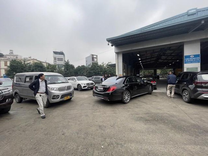 Bộ GTVT kiến nghị Bộ Công an cho phép trung tâm đăng kiểm đang bị tạm dừng được tạm thời hoạt động trở lại - Ảnh 2.