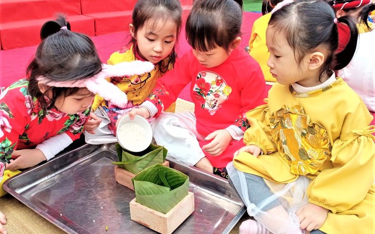 Cha mẹ nên hướng dẫn trẻ làm gì trong kỳ nghỉ Tết?