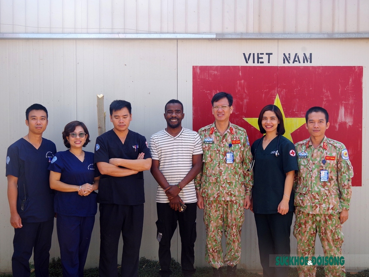 Bác sĩ mũ nồi xanh mang niềm vui cho người dân Nam Sudan trong những ngày đầu năm. - Ảnh 5.