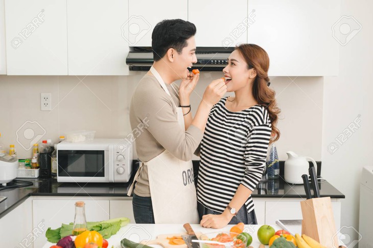 Hiểu về ngôn ngữ tình yêu để cặp đôi thêm gắn kết - Ảnh 3.