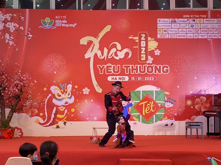 Gần 2.000 bệnh nhi được được tham dự phiên chợ 0 đồng "Xuân yêu thương" - Ảnh 1.